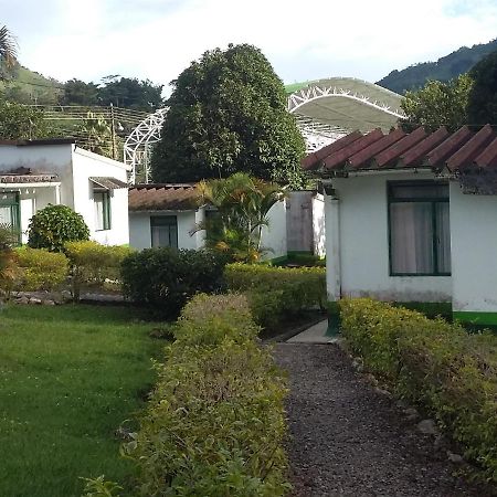 Servituristicos La Esmeralda 호텔 Santa María 외부 사진